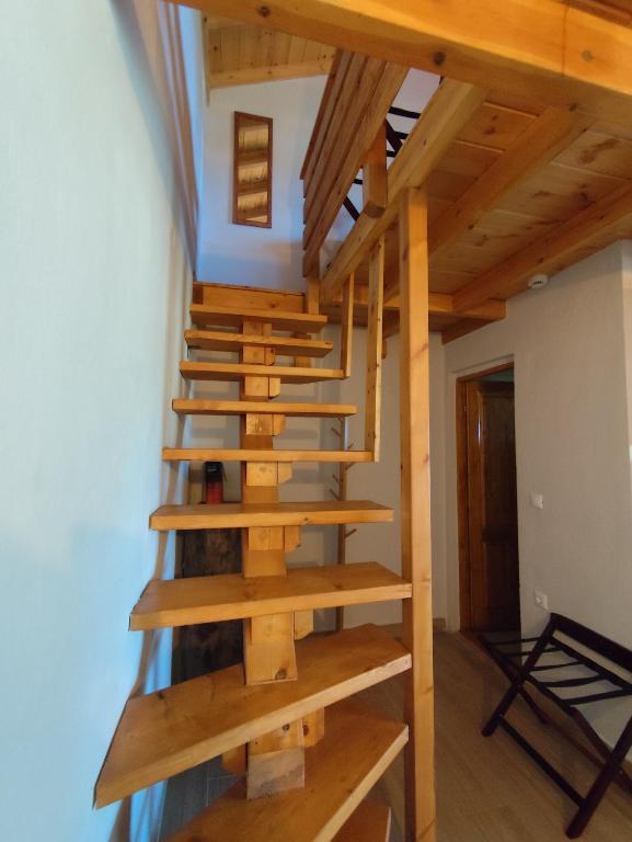 Διαμέρισμα Γ - Εσωτερική σκάλα