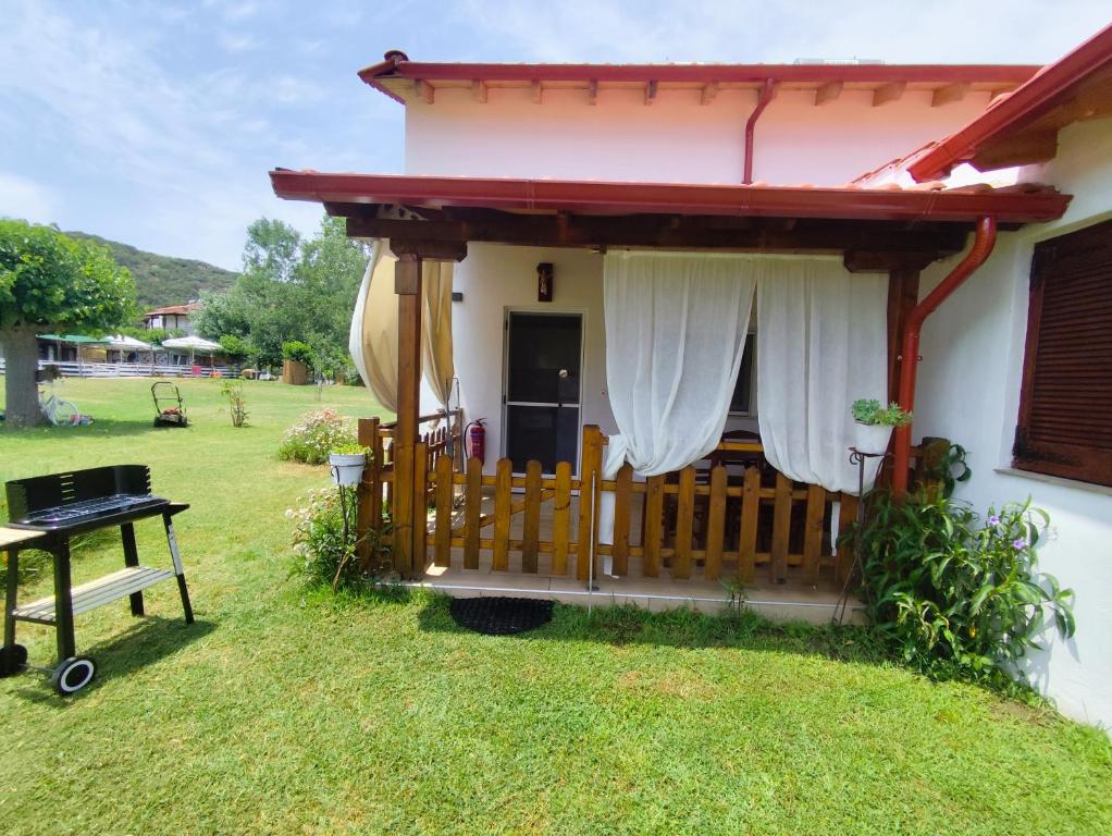 Ισόγειο διαμέρισμα με αυλή